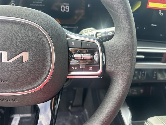 new 2025 Kia Sorento car, priced at $33,735