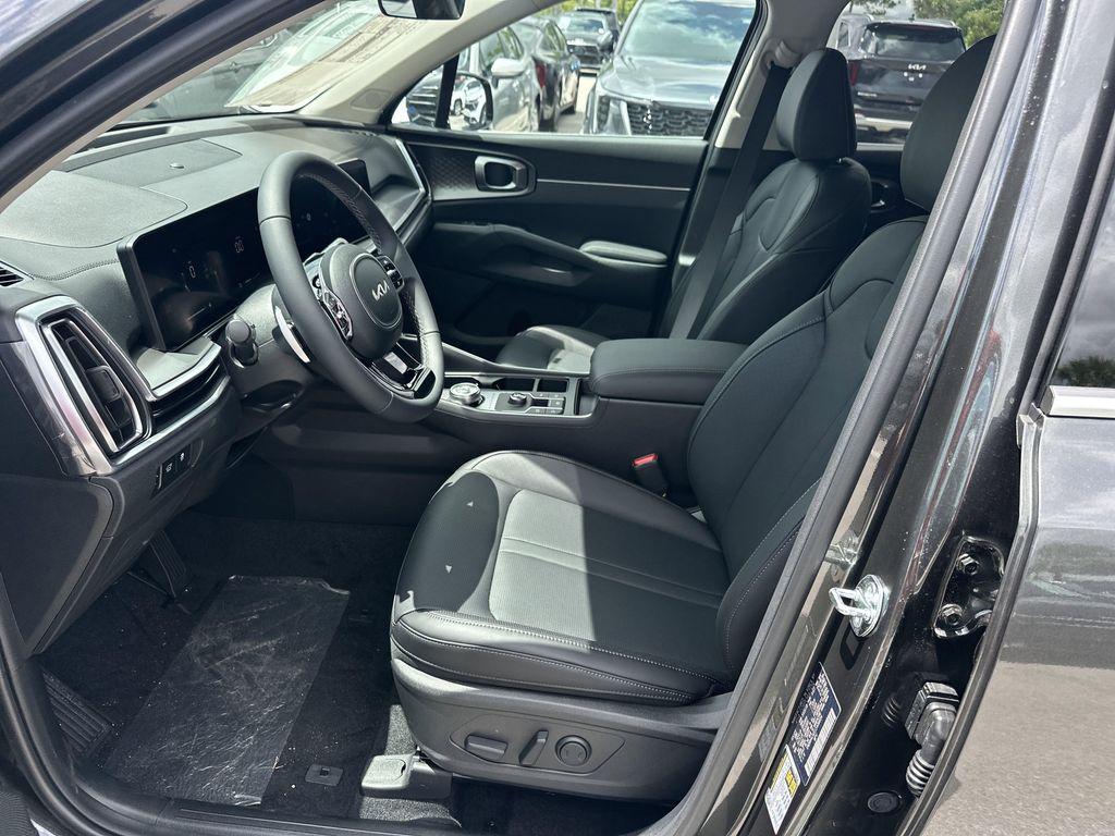 new 2025 Kia Sorento Hybrid car, priced at $38,544
