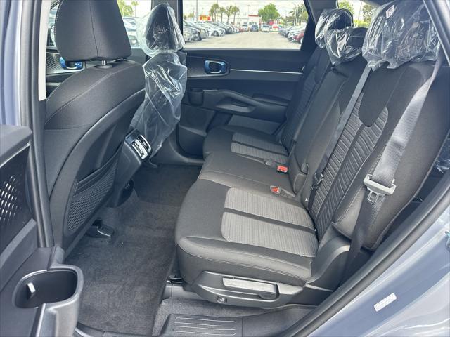 new 2025 Kia Sorento car, priced at $33,735