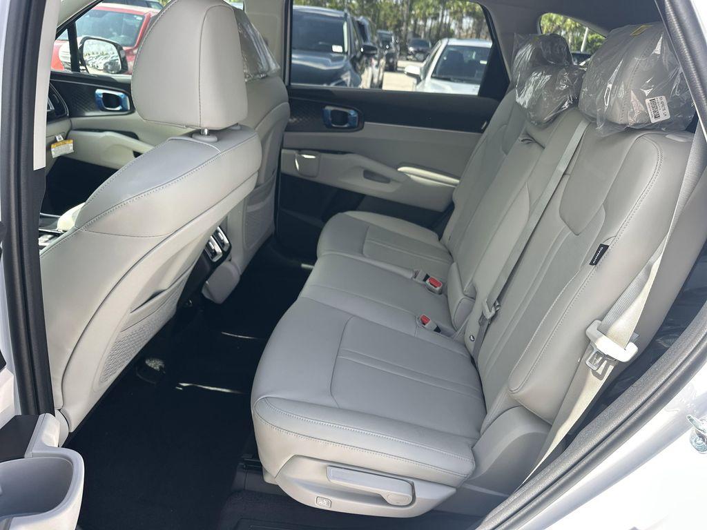 new 2025 Kia Sorento car, priced at $37,555