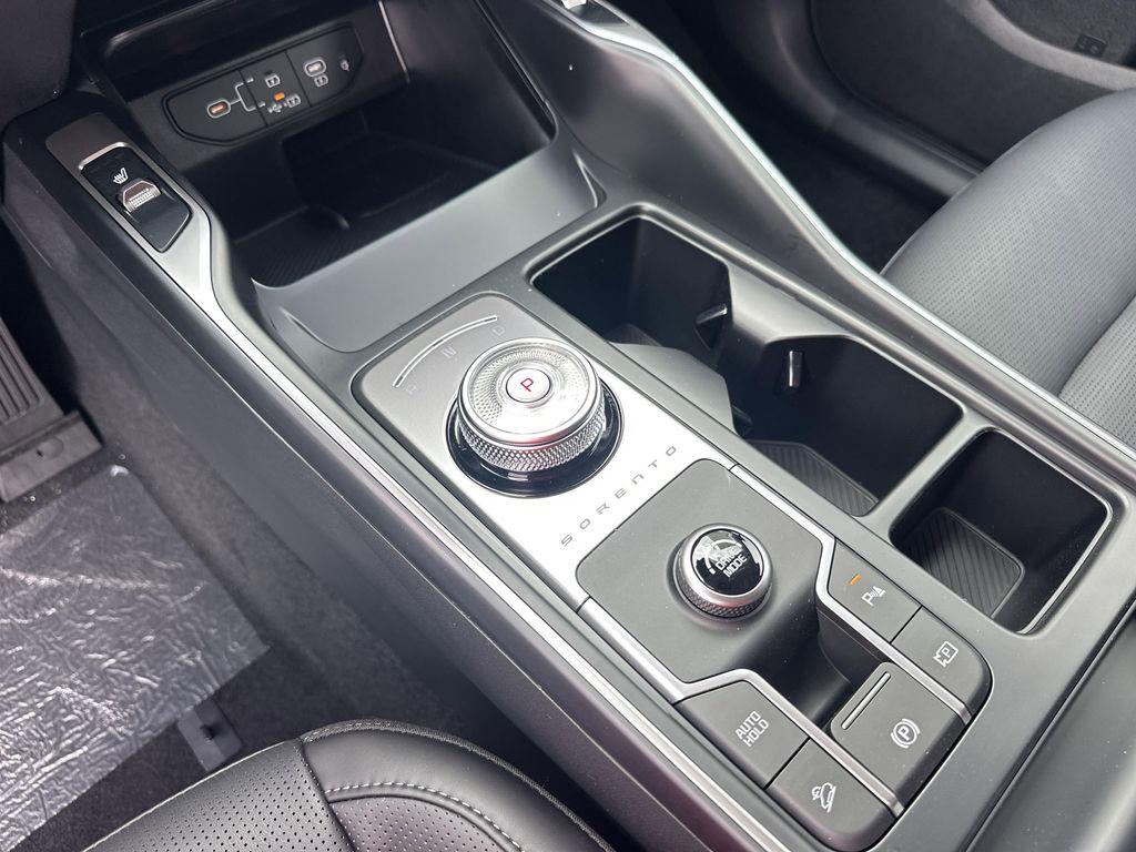new 2025 Kia Sorento Hybrid car, priced at $39,149