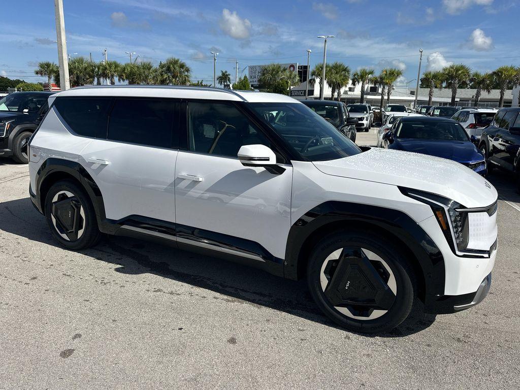 new 2026 Kia EV9 car, priced at $62,770