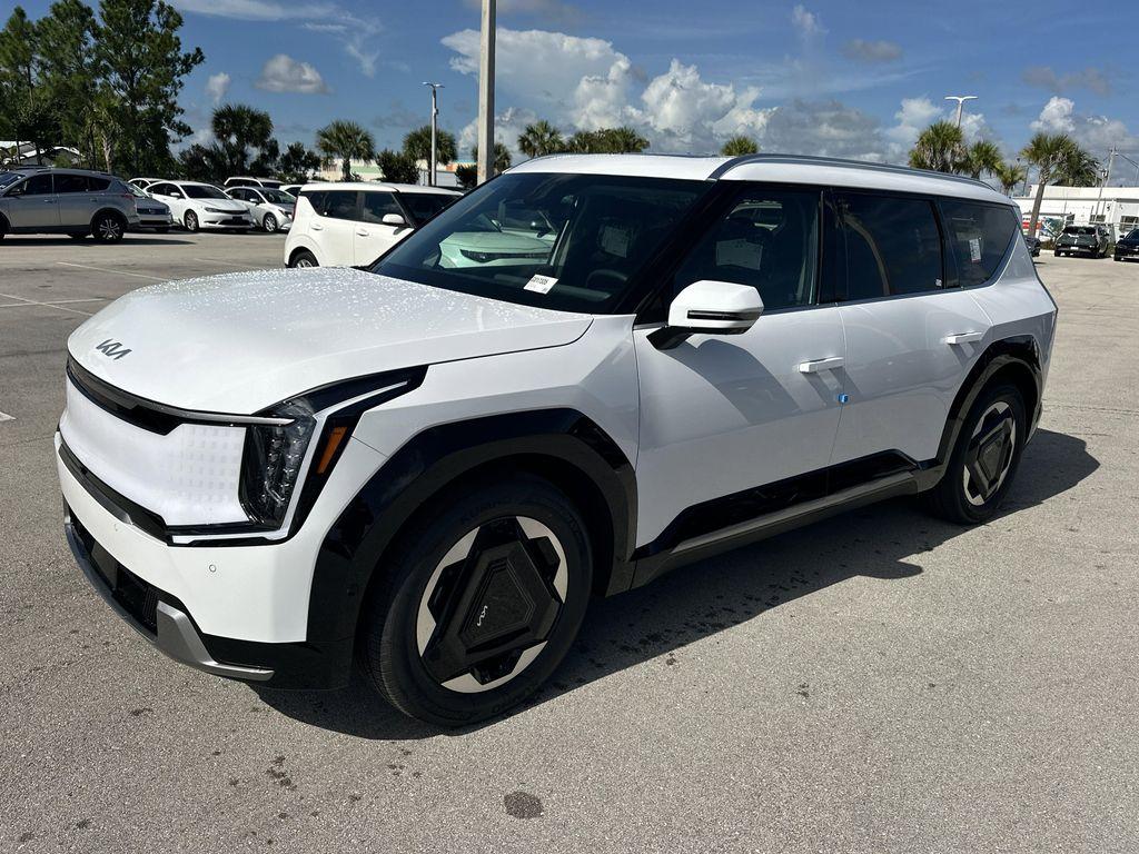 new 2026 Kia EV9 car, priced at $62,770