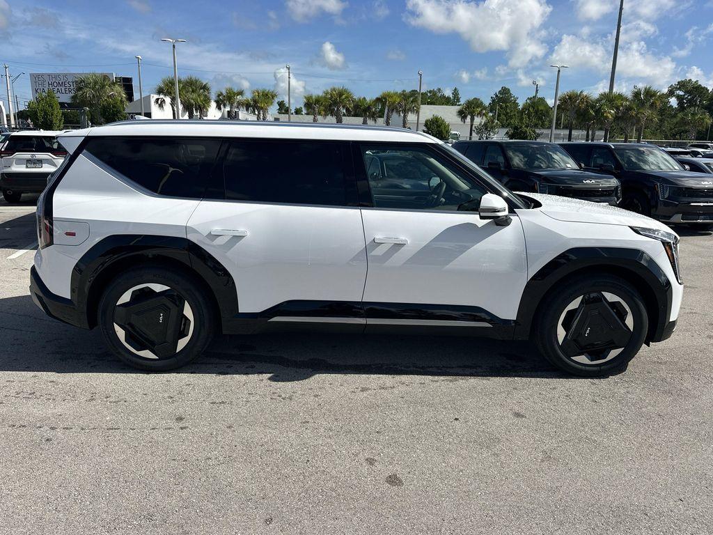 new 2026 Kia EV9 car, priced at $62,770