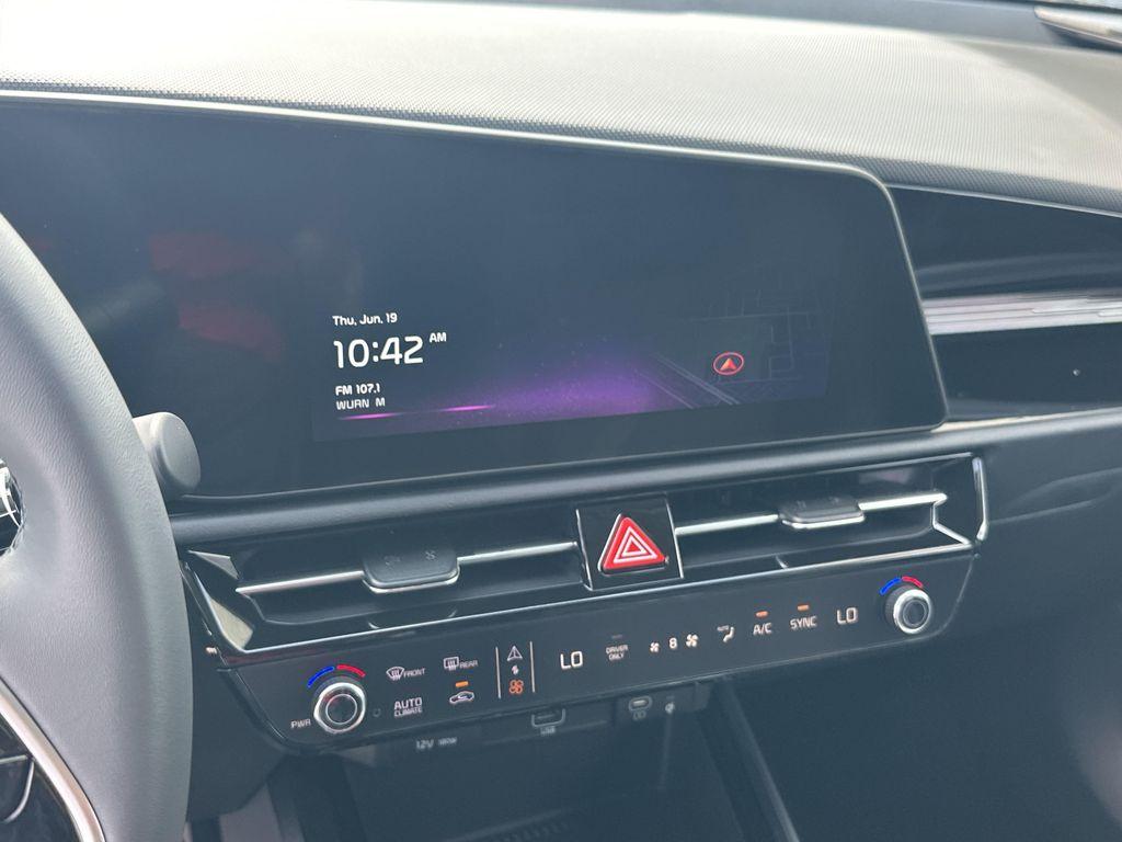 new 2025 Kia Niro car, priced at $33,033
