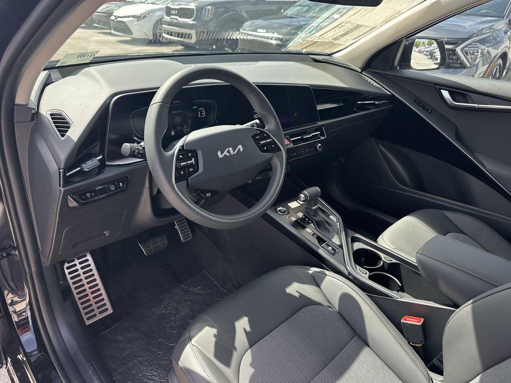 new 2025 Kia Niro car, priced at $33,033