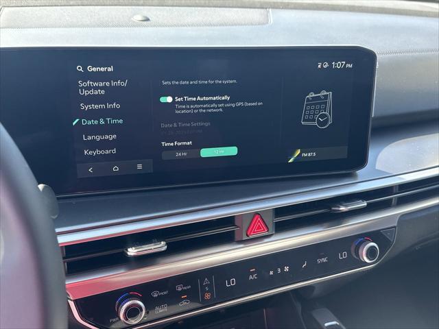 new 2025 Kia Sorento car, priced at $38,285