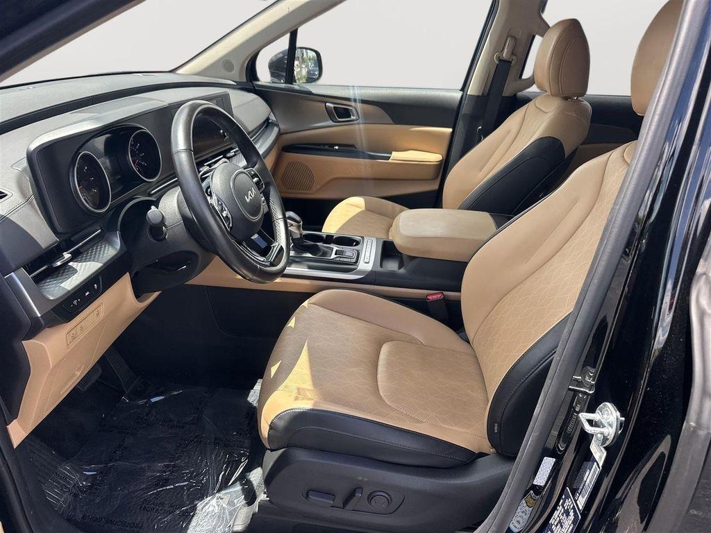 used 2024 Kia Carnival car, priced at $30,206