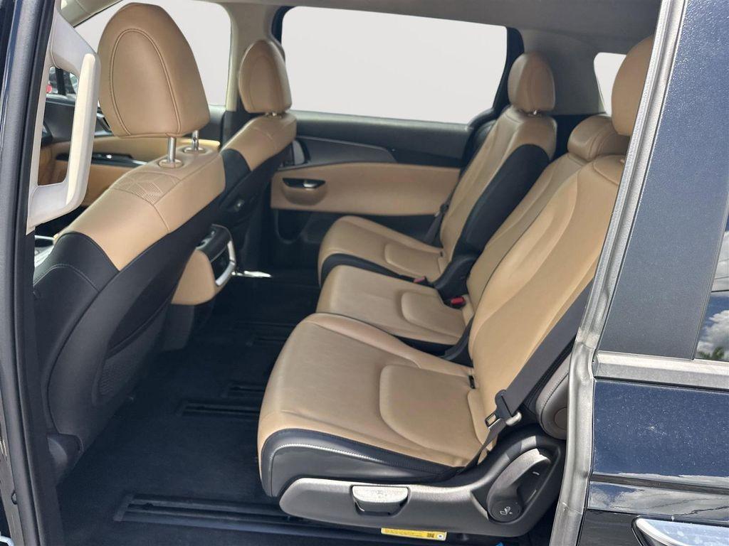 used 2024 Kia Carnival car, priced at $30,206