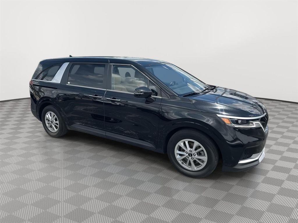 used 2024 Kia Carnival car, priced at $30,206