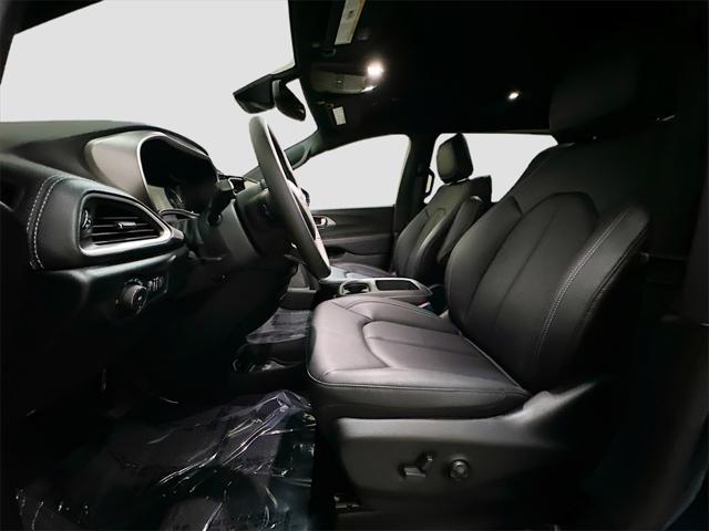 new 2025 Chrysler Pacifica Hybrid car, priced at $49,251