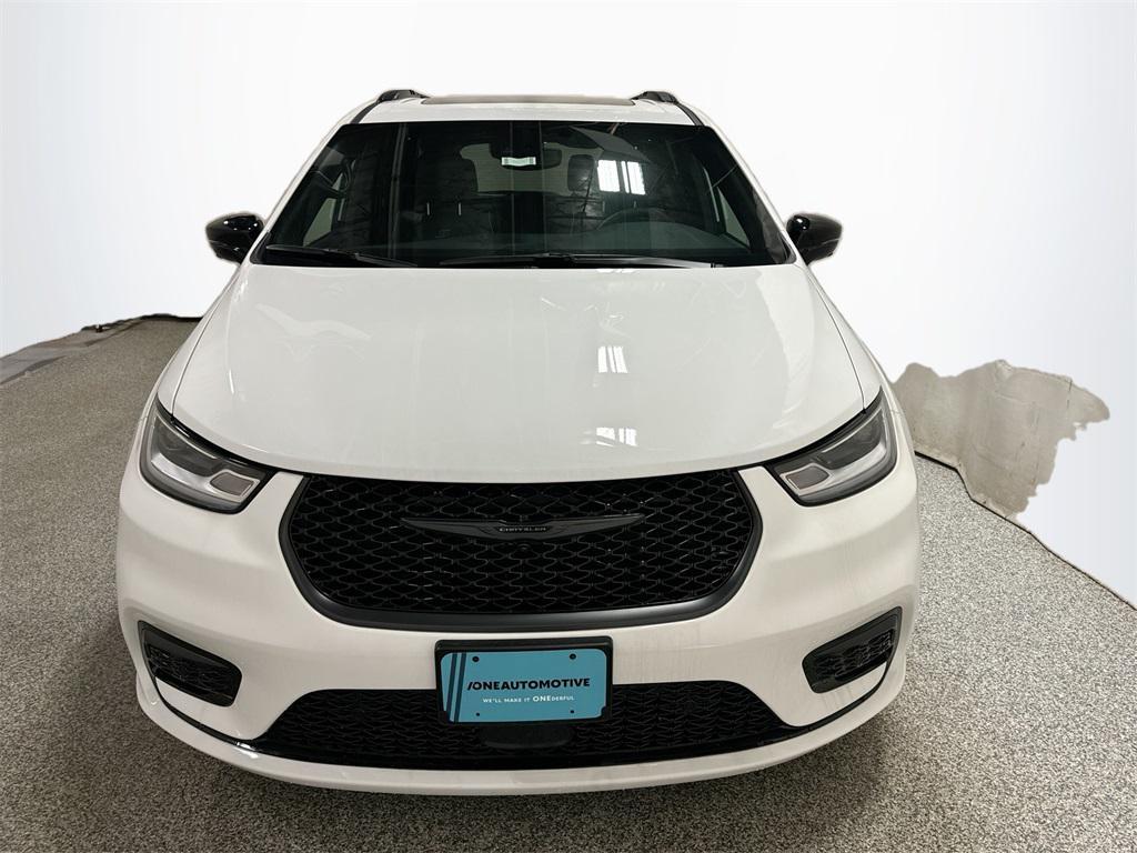new 2024 Chrysler Pacifica car, priced at $48,102