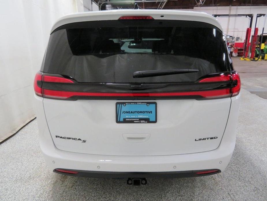 new 2024 Chrysler Pacifica car, priced at $55,662