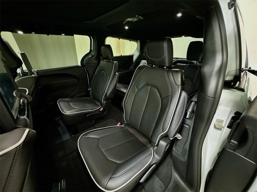 new 2024 Chrysler Pacifica car, priced at $48,102