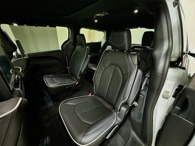 new 2024 Chrysler Pacifica car, priced at $52,149
