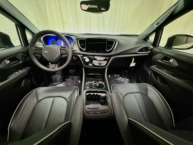 new 2024 Chrysler Pacifica car, priced at $52,149