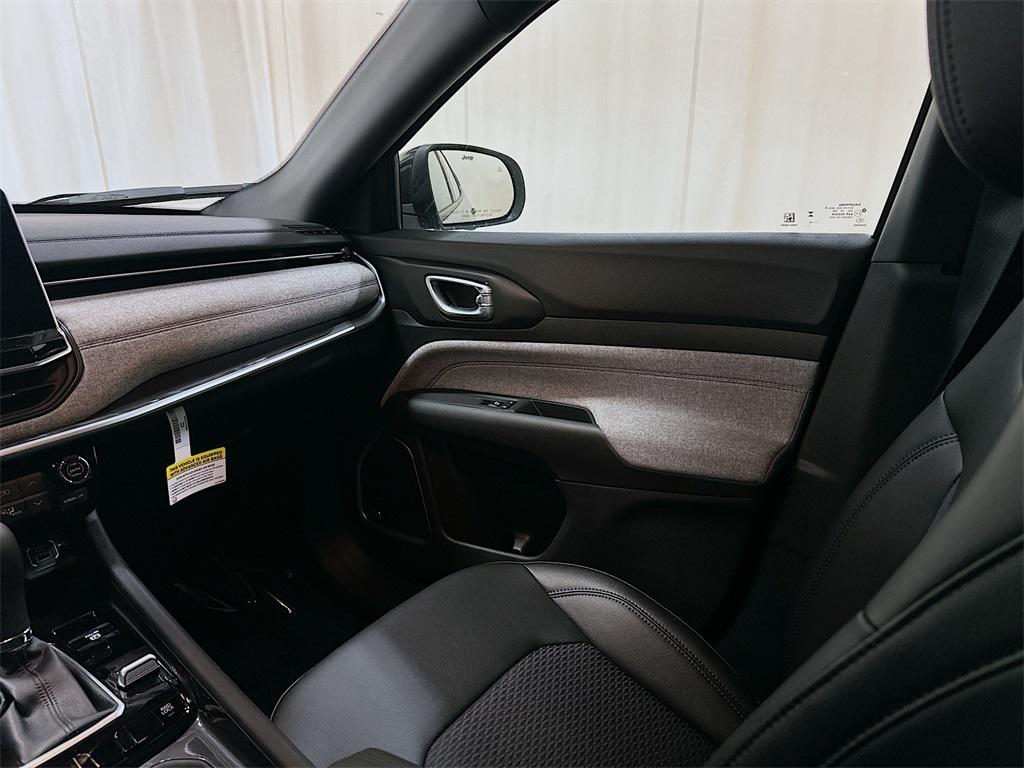 new 2024 Jeep Compass car, priced at $39,130