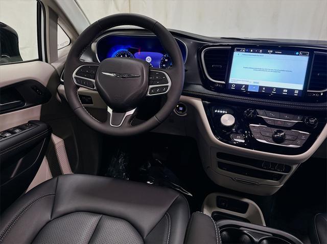 new 2024 Chrysler Pacifica car, priced at $43,479