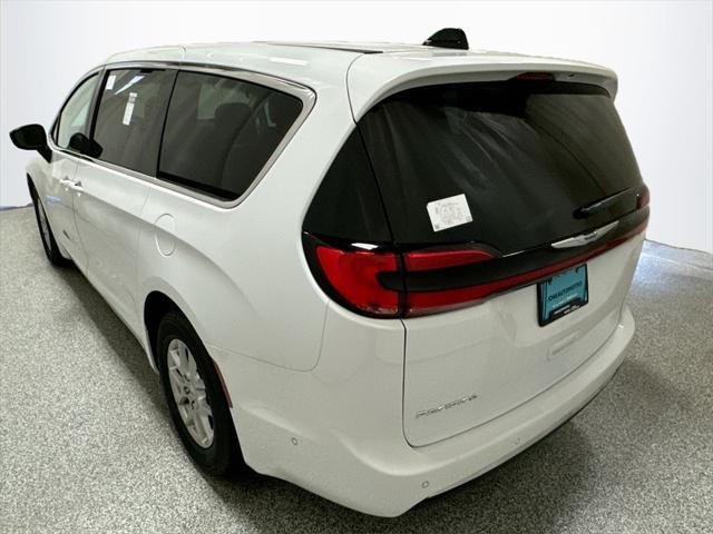 new 2024 Chrysler Pacifica car, priced at $45,786