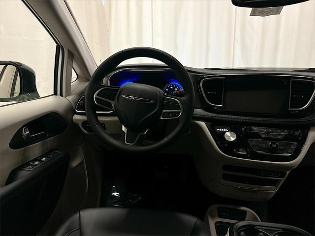 new 2024 Chrysler Pacifica car, priced at $45,786