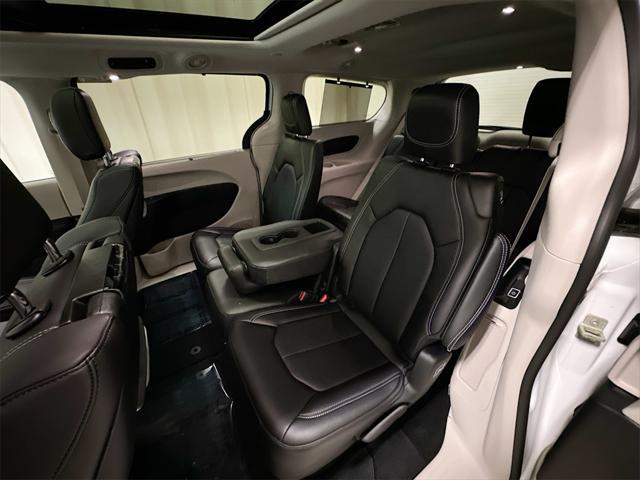 new 2024 Chrysler Pacifica car, priced at $45,786