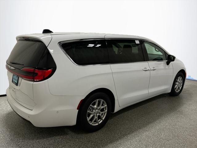 new 2024 Chrysler Pacifica car, priced at $43,555