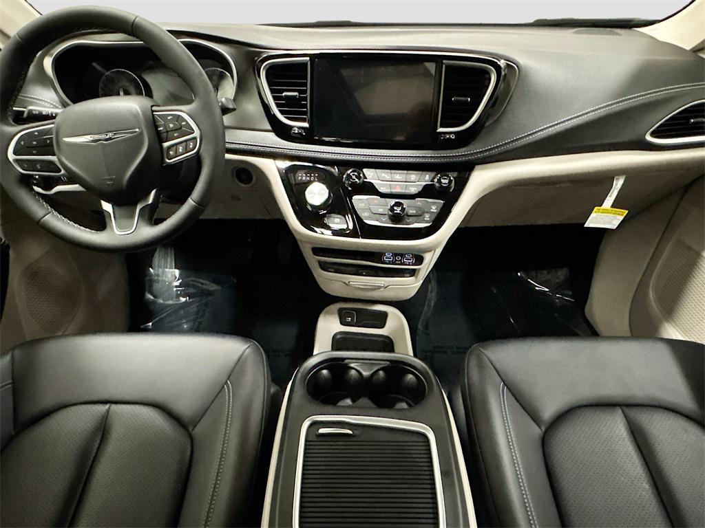 new 2024 Chrysler Pacifica car, priced at $43,539