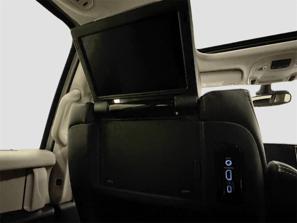 new 2024 Chrysler Pacifica car, priced at $43,539