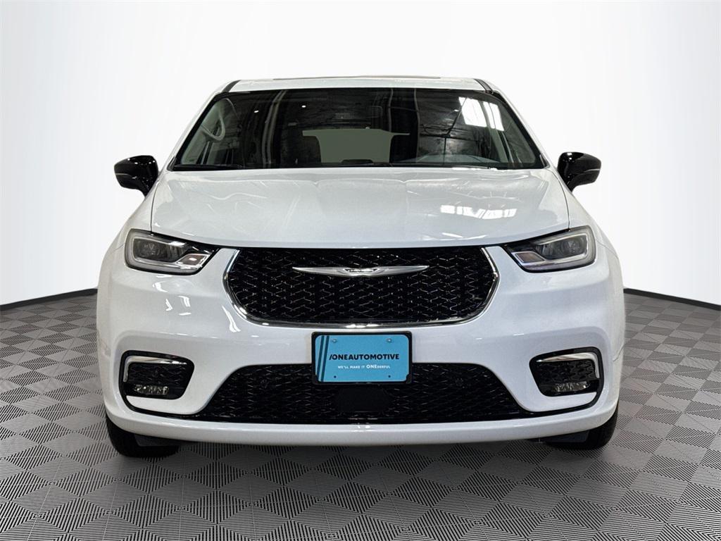 new 2024 Chrysler Pacifica car, priced at $43,539