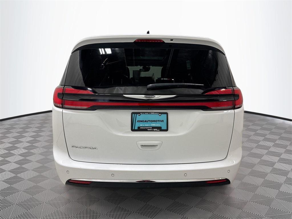 new 2024 Chrysler Pacifica car, priced at $43,539