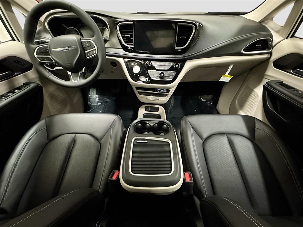 new 2024 Chrysler Pacifica car, priced at $43,539