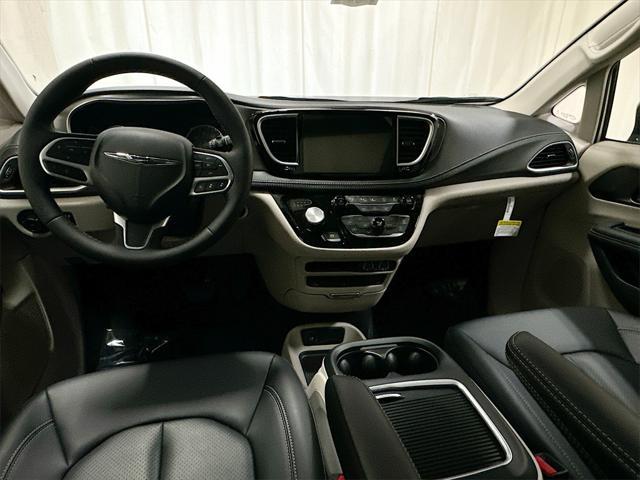 new 2024 Chrysler Pacifica car, priced at $45,786