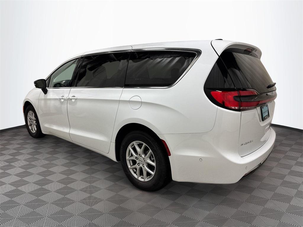 new 2024 Chrysler Pacifica car, priced at $43,539