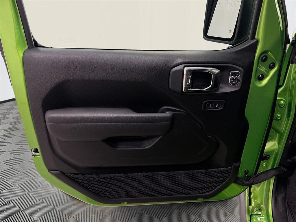 new 2025 Jeep Wrangler car, priced at $41,975