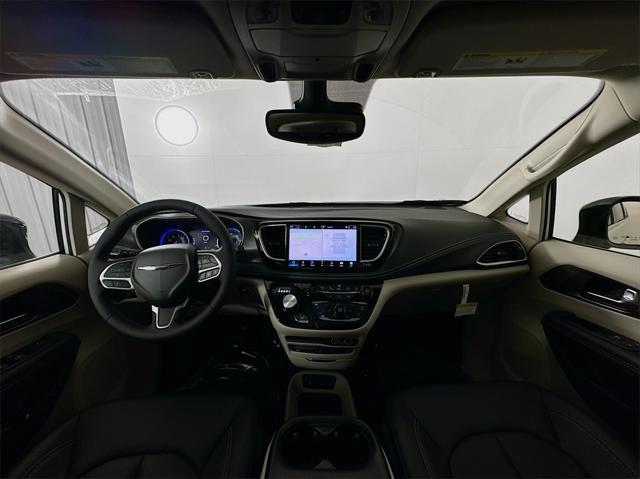 new 2024 Chrysler Pacifica car, priced at $44,555