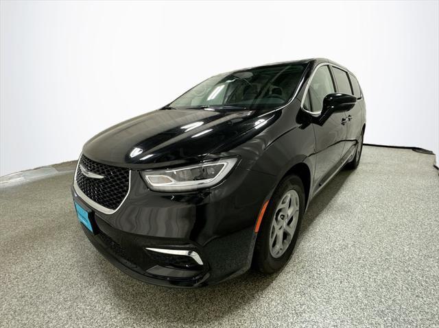 new 2024 Chrysler Pacifica car, priced at $45,658