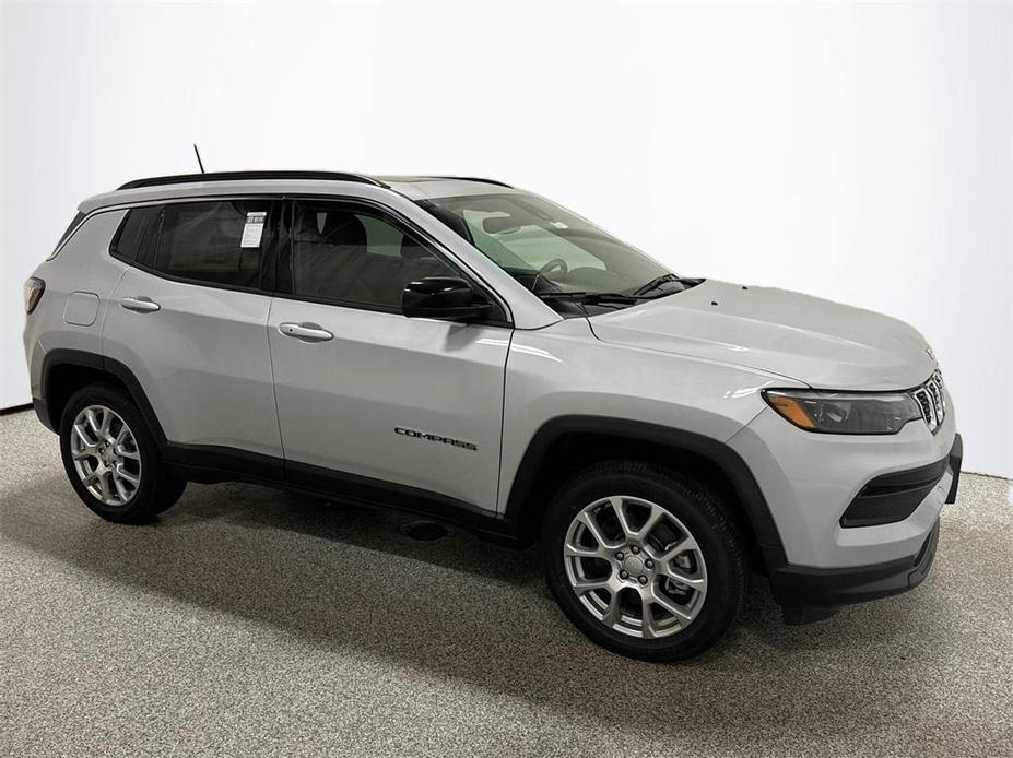 new 2024 Jeep Compass car, priced at $30,880