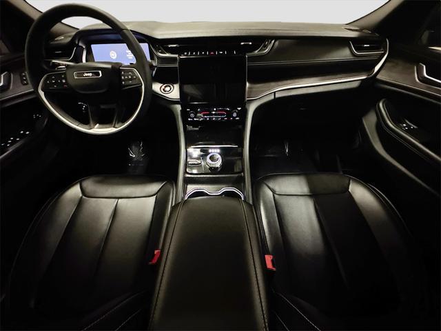 used 2025 Jeep Grand Cherokee car, priced at $43,992