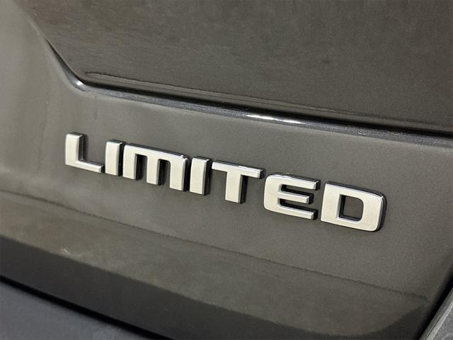 used 2025 Jeep Grand Cherokee car, priced at $43,992