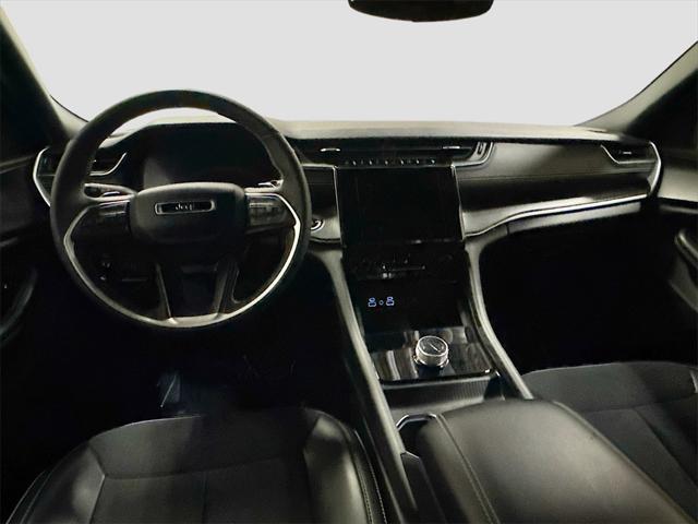 used 2024 Jeep Grand Cherokee car, priced at $35,992