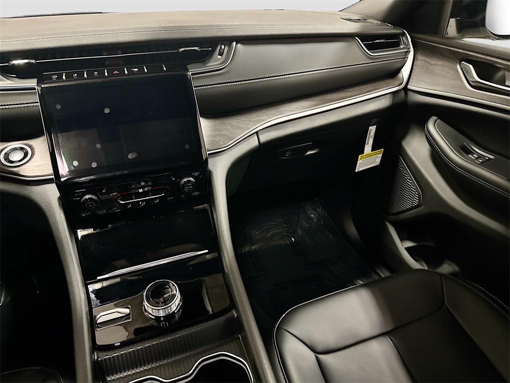 new 2025 Jeep Grand Cherokee L car, priced at $51,266