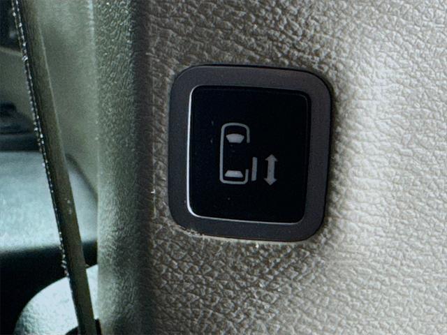 used 2019 Chrysler Pacifica car, priced at $17,922