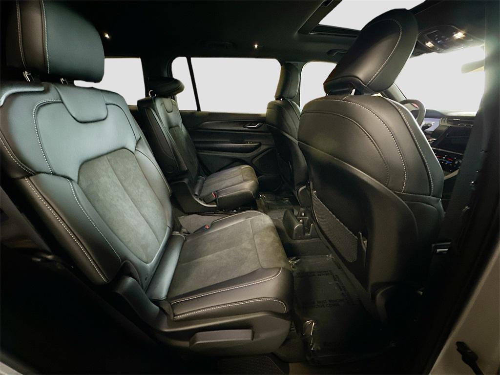 new 2025 Jeep Grand Cherokee L car, priced at $44,725