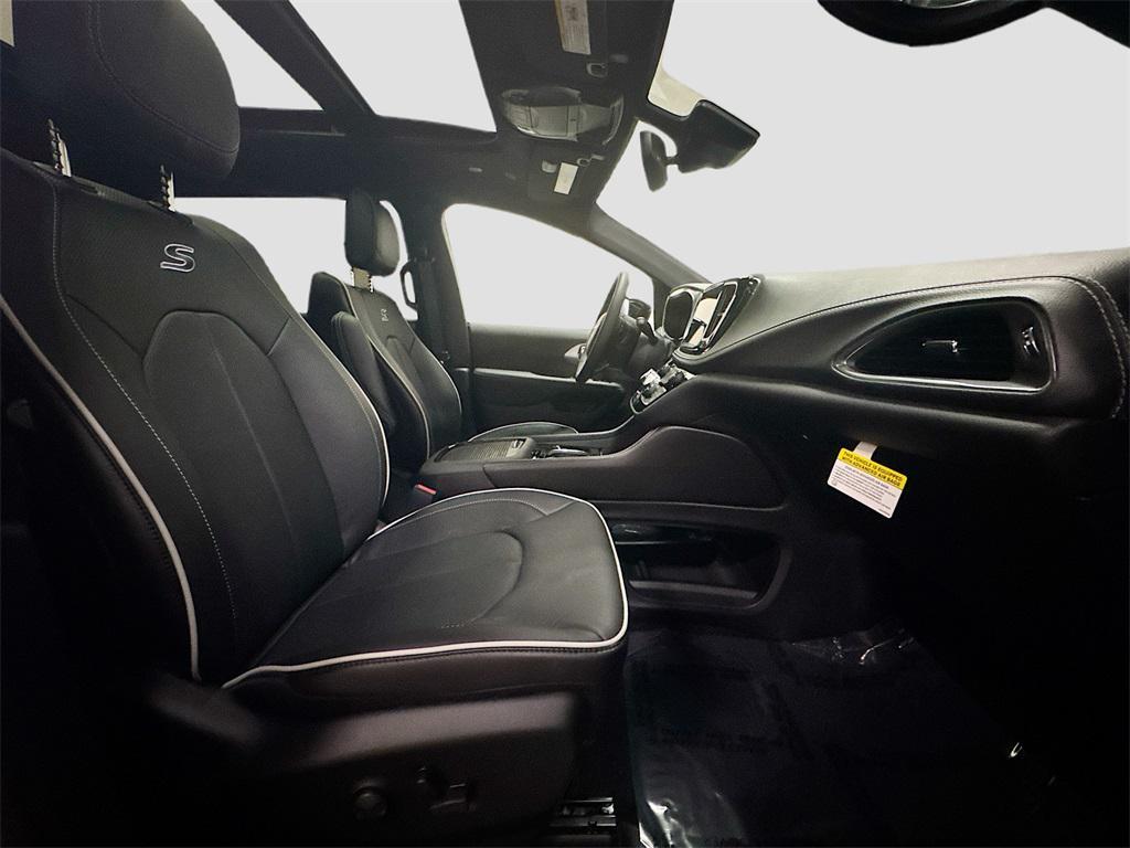 new 2026 Chrysler Pacifica car, priced at $54,482