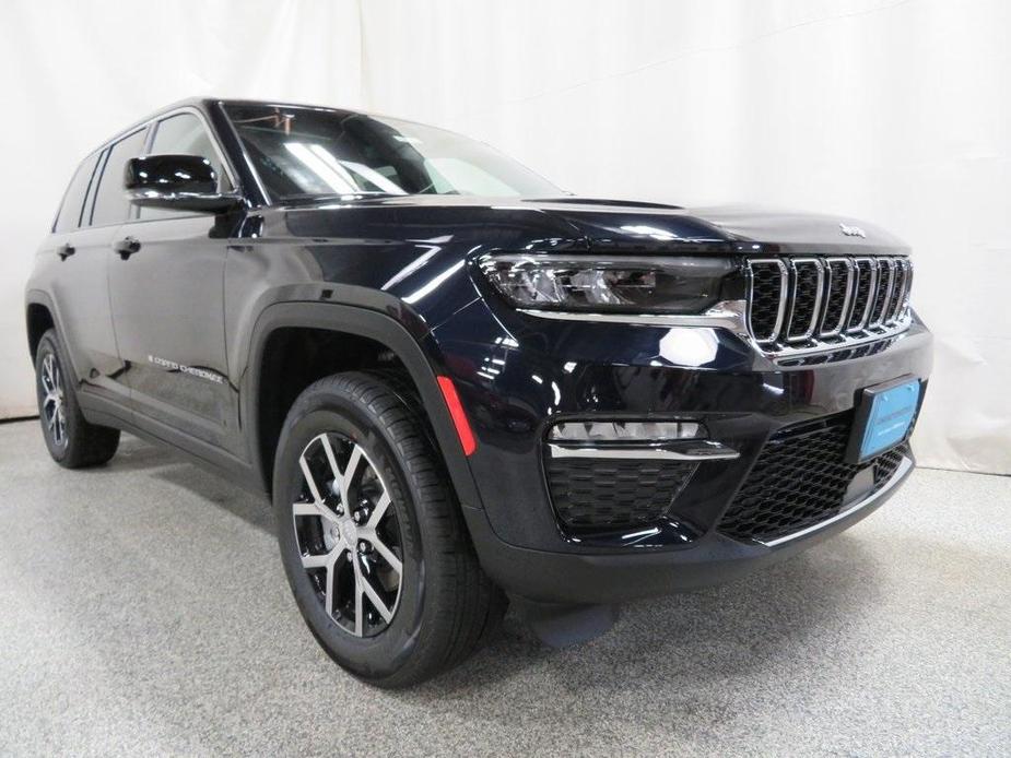 new 2024 Jeep Grand Cherokee car, priced at $48,141