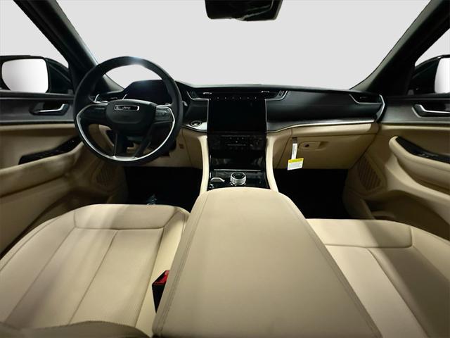 new 2025 Jeep Grand Cherokee car, priced at $48,816