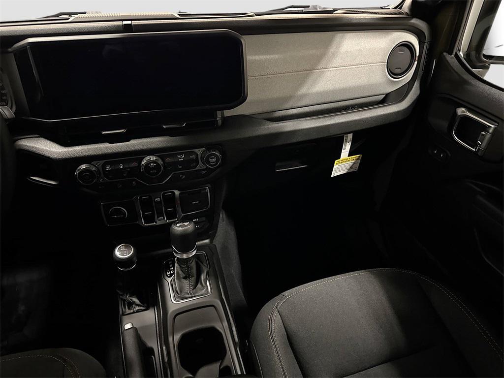 new 2025 Jeep Wrangler car, priced at $47,170