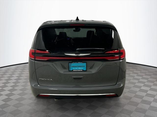 new 2025 Chrysler Pacifica car, priced at $42,920