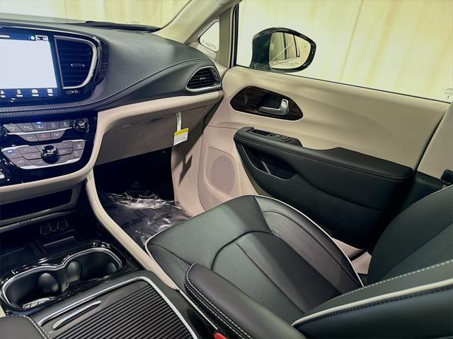 new 2024 Chrysler Pacifica car, priced at $47,218
