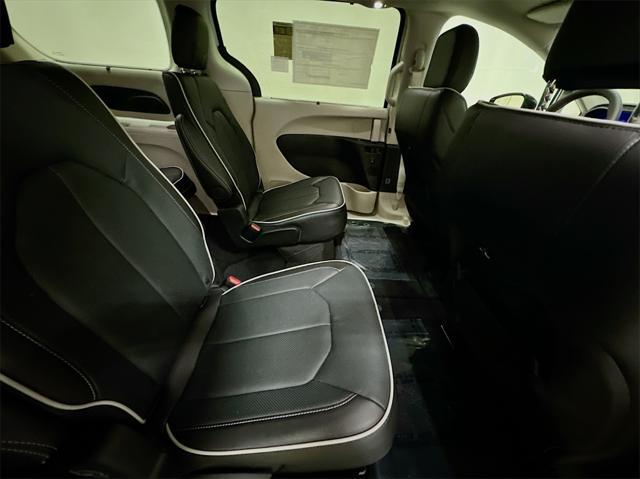 new 2024 Chrysler Pacifica car, priced at $45,231